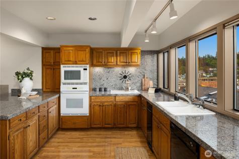 9903 Lake Washington Boulevard NE Bellevue WA 98004