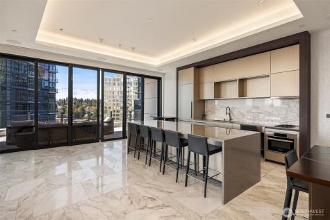 838 Avenue Square NE Bellevue WA 98004