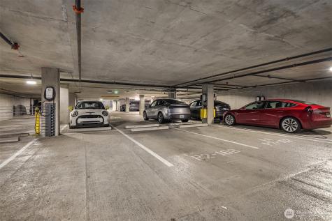 838 Avenue Square NE Bellevue WA 98004
