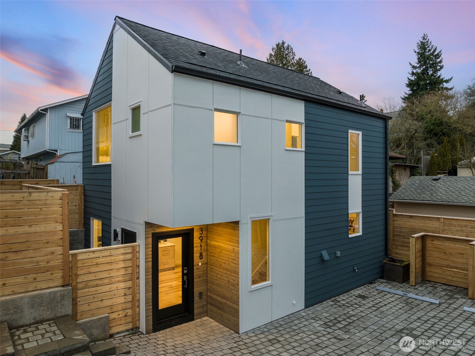 3918 Juneau Street Seattle WA 98118