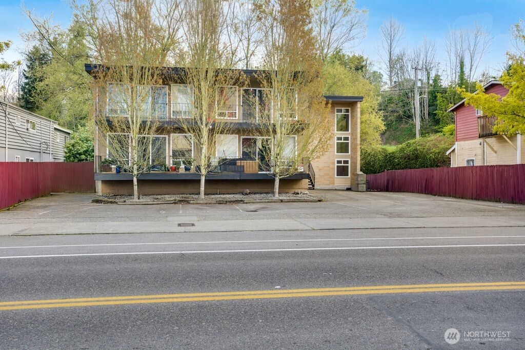 4525 S Henderson Street Seattle WA 98118