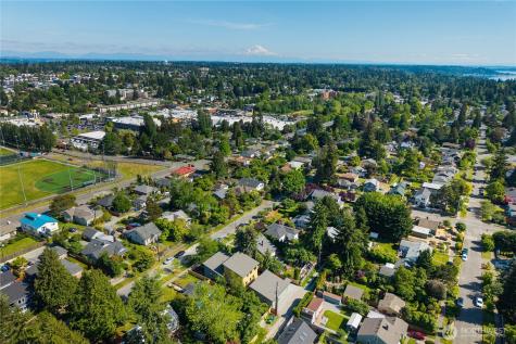 8627 30th Avenue SW Seattle WA 98126