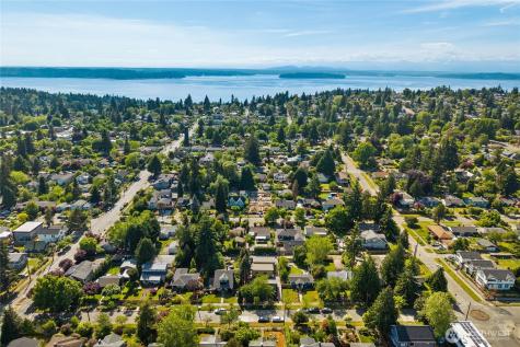 8627 30th Avenue SW Seattle WA 98126