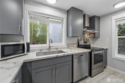 20824 70th Avenue W Lynnwood WA 98036