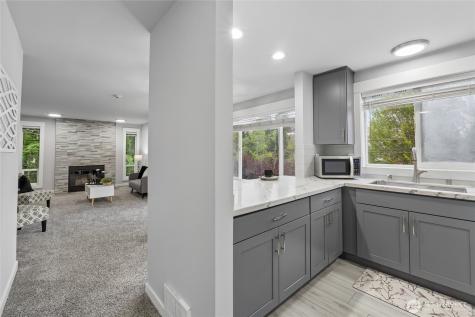 20824 70th Avenue W Lynnwood WA 98036