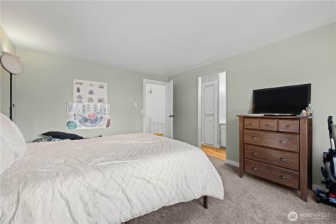 2621 Mountain View Avenue W Tacoma WA 98466