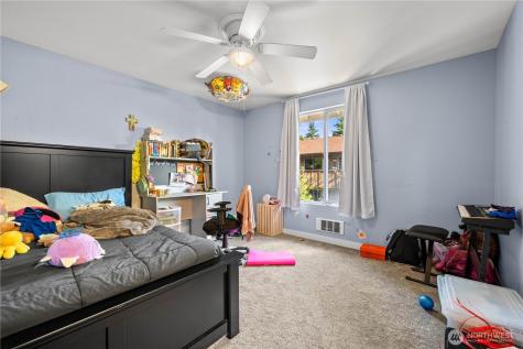 2621 Mountain View Avenue W Tacoma WA 98466