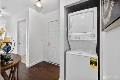 524 6th Avenue W Seattle WA 98119