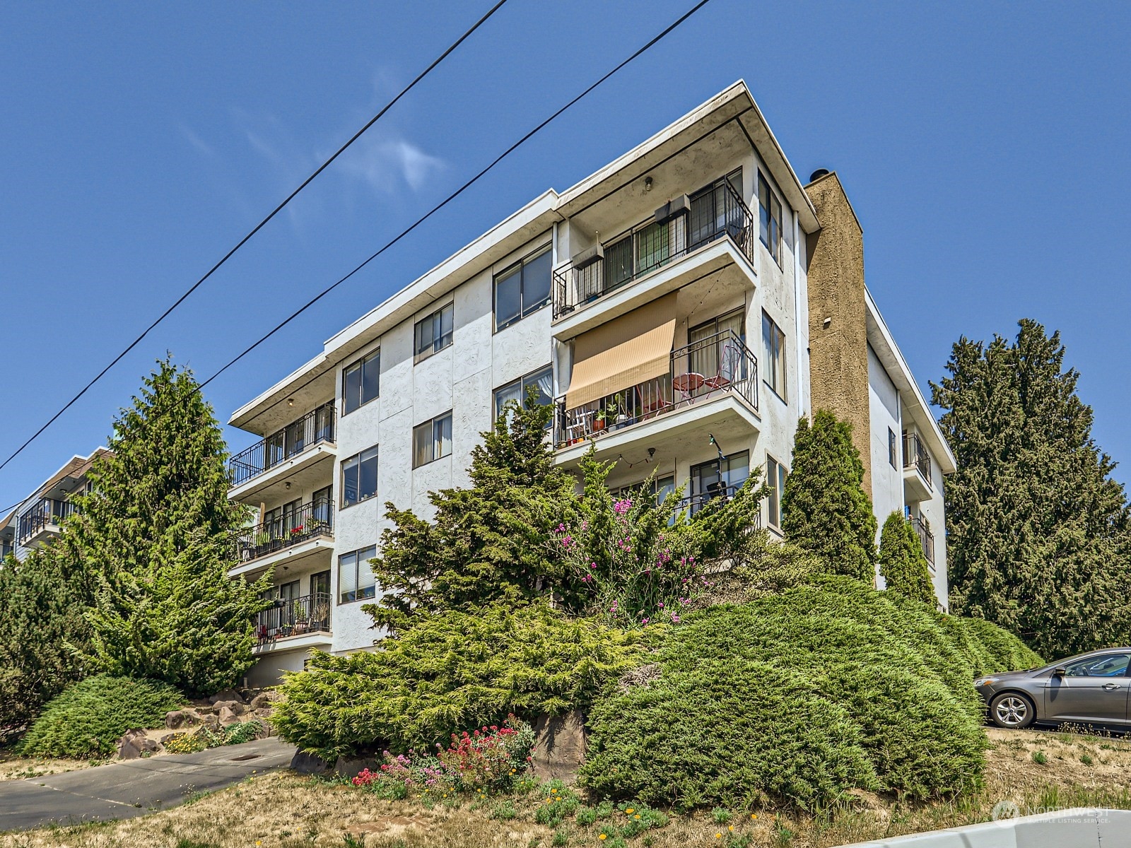 10106 Greenwood Avenue N Seattle WA 98133