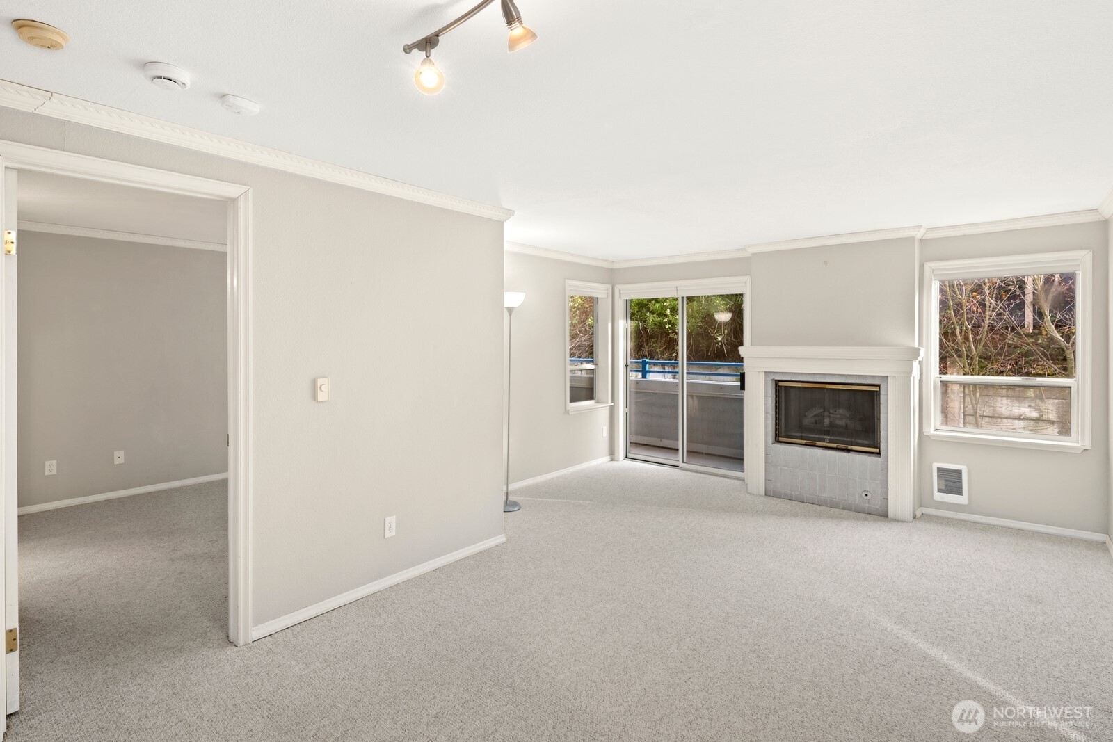 2244 13th Avenue W Seattle WA 98119