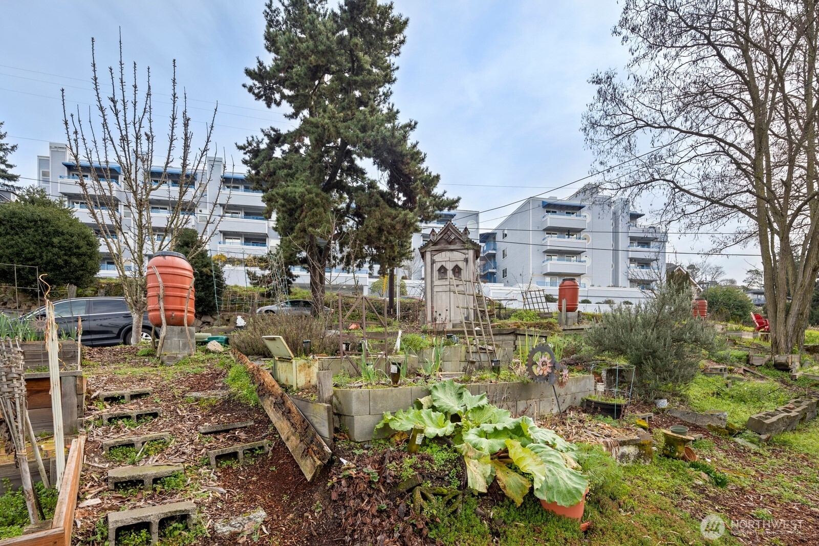 2244 13th Avenue W Seattle WA 98119