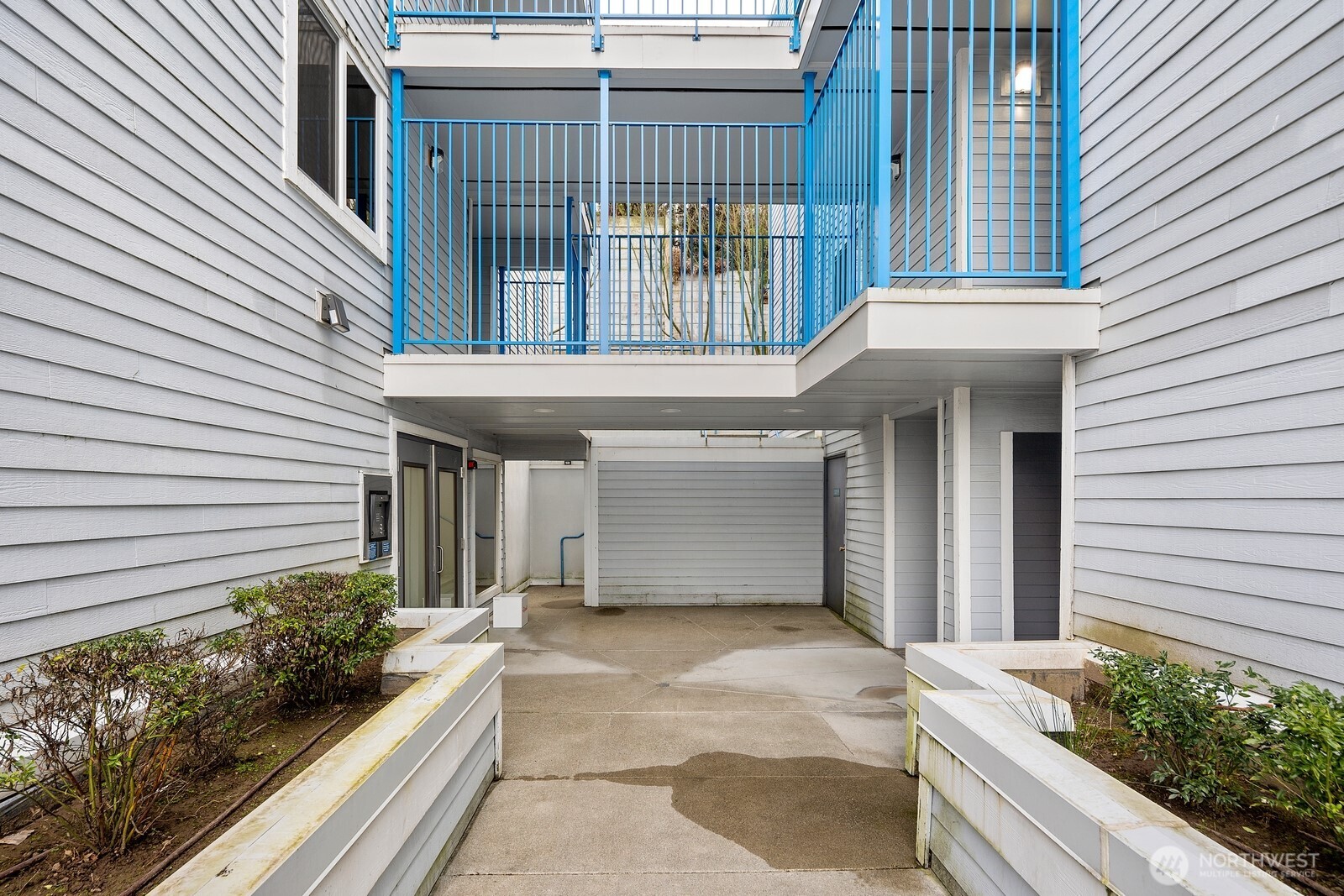 2244 13th Avenue W Seattle WA 98119