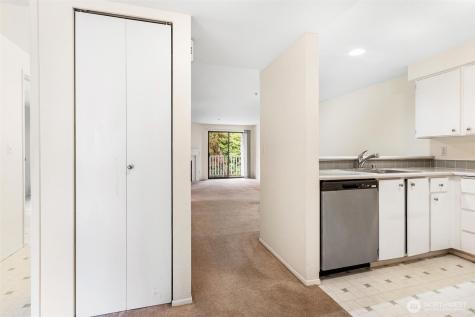 25131 98th Place S Kent WA 98030