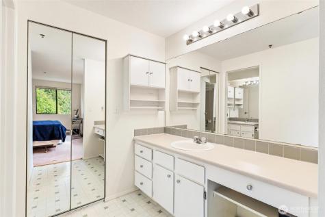 25131 98th Place S Kent WA 98030