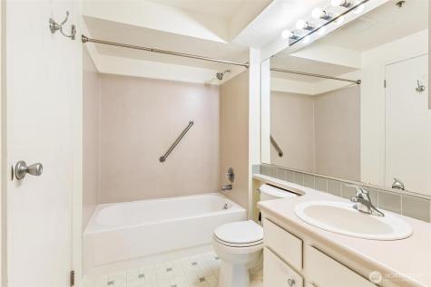 25131 98th Place S Kent WA 98030