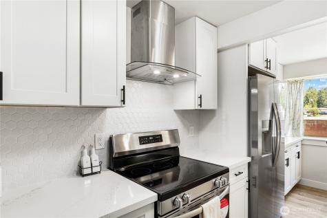 1617 Maple Lane Kent WA 98030