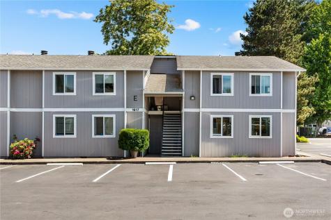 1617 Maple Lane Kent WA 98030