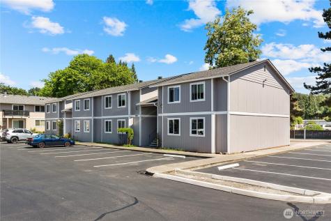 1617 Maple Lane Kent WA 98030