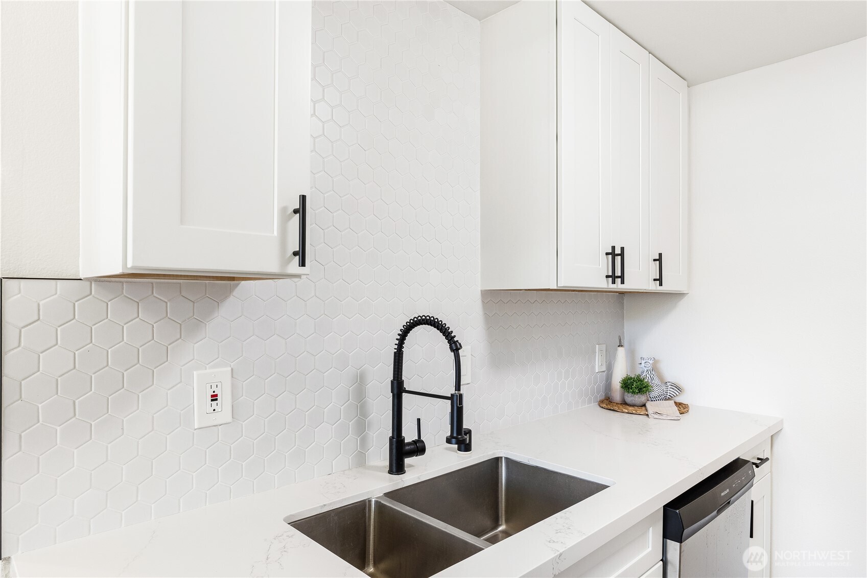 1617 Maple Lane Kent WA 98030