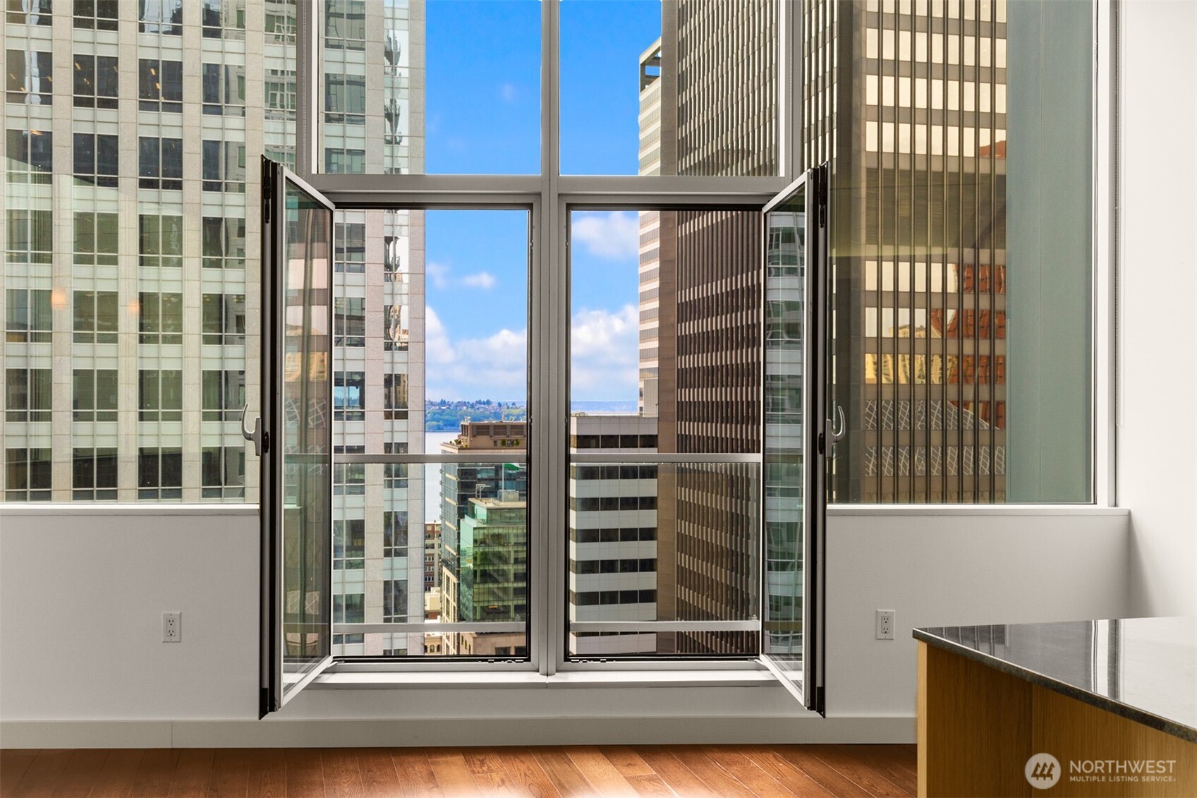 909 5th Avenue Seattle WA 98164