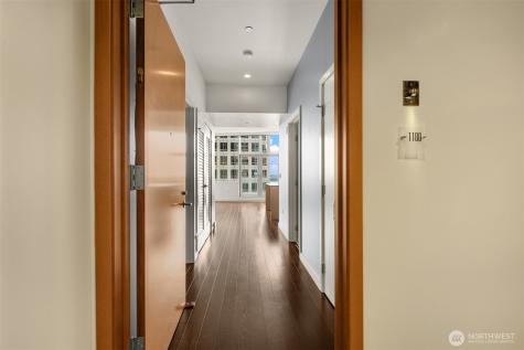 909 5th Avenue Seattle WA 98164