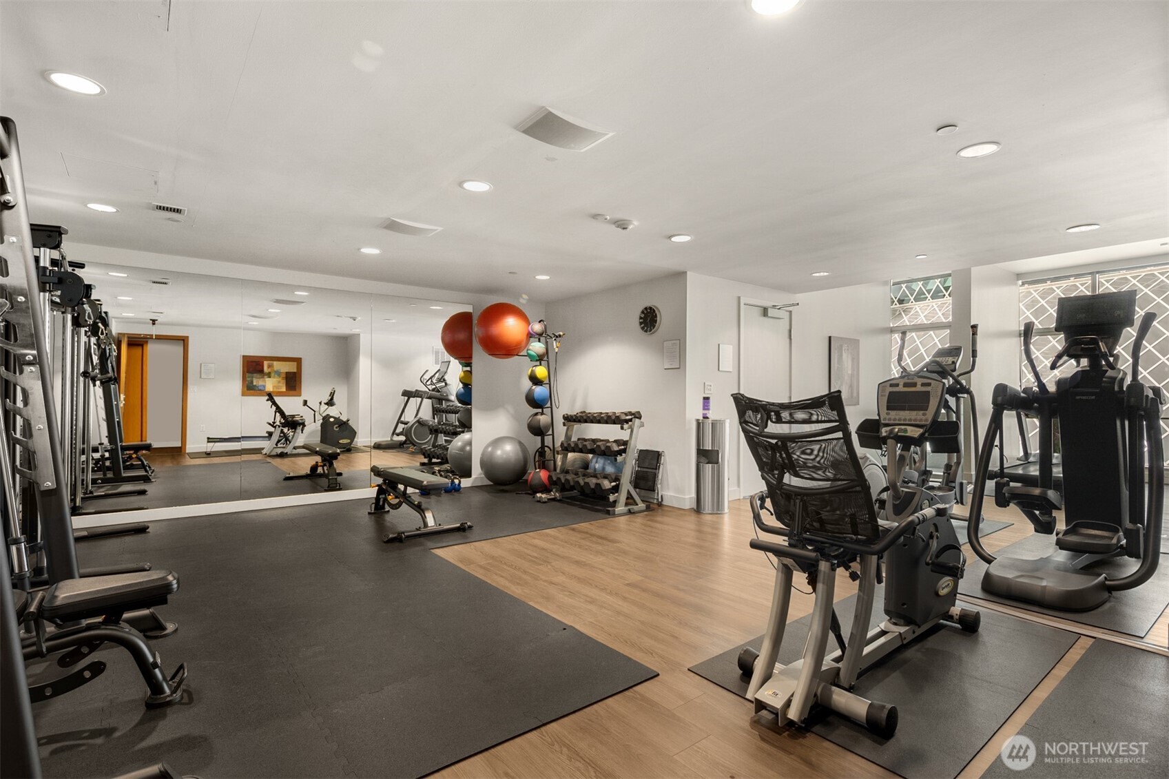 909 5th Avenue Seattle WA 98164