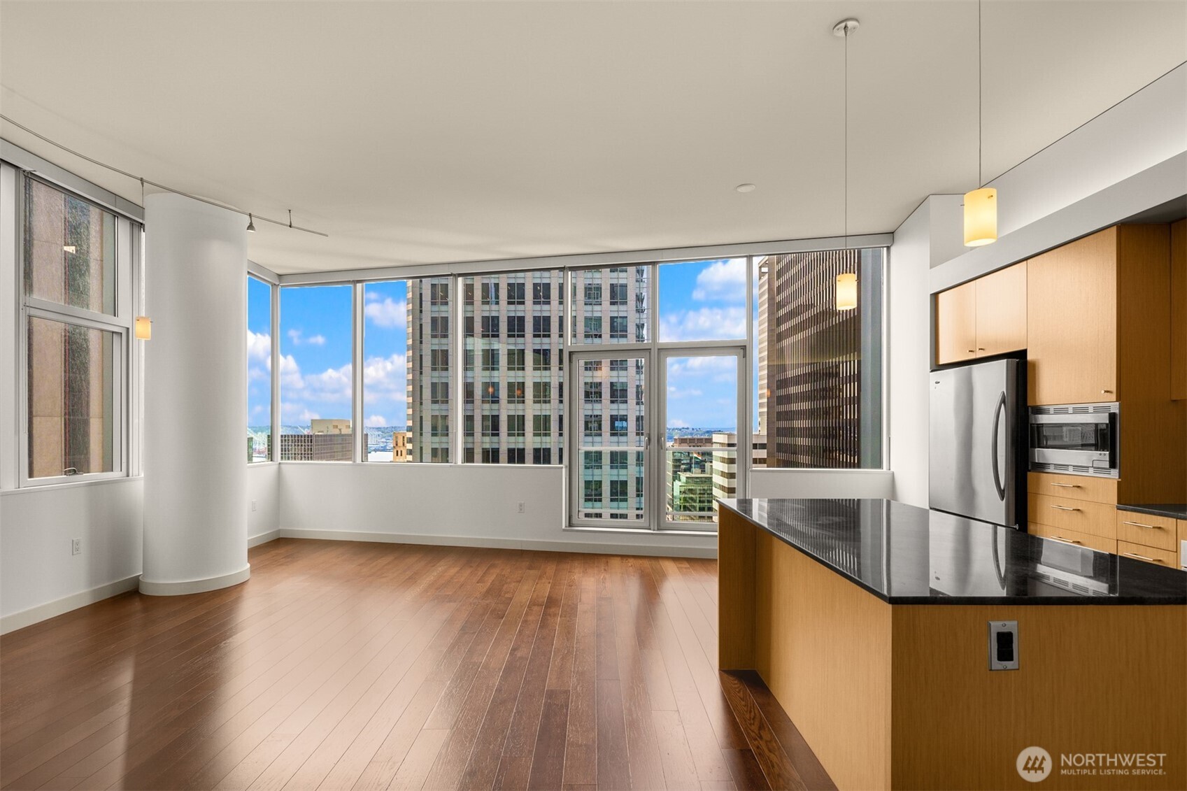 909 5th Avenue Seattle WA 98164