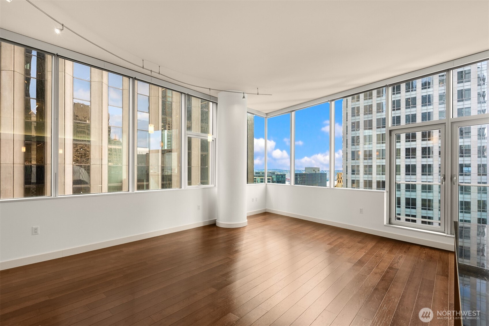 909 5th Avenue Seattle WA 98164