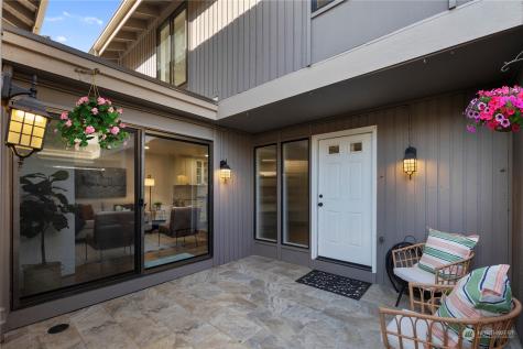 161 142nd Bellevue WA 98007