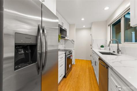 1218 101st Place NE Bellevue WA 98004