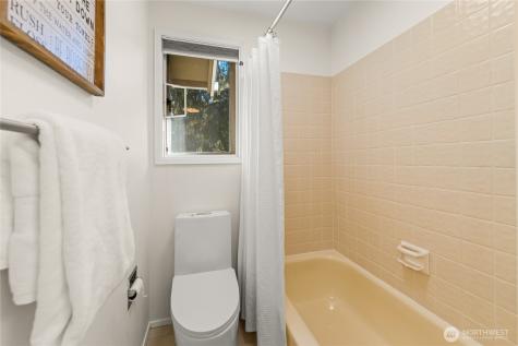 1218 101st Place NE Bellevue WA 98004