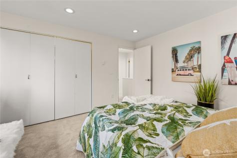 1218 101st Place NE Bellevue WA 98004