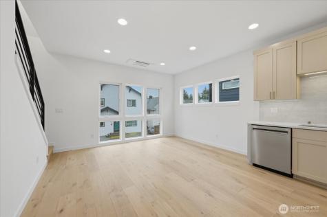 7320 11th Avenue NE Seattle WA 98115