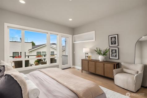 214 4th Court S Kirkland WA 98033