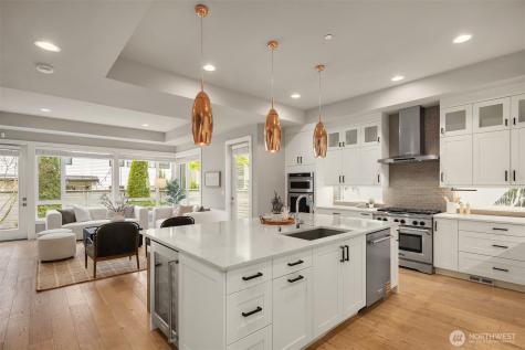 214 4th Court S Kirkland WA 98033