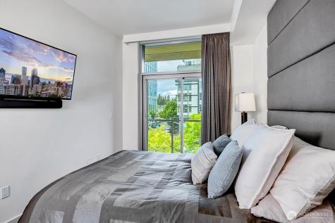 10610 NE 9th Place Bellevue WA 98004