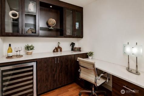 10610 NE 9th Place Bellevue WA 98004