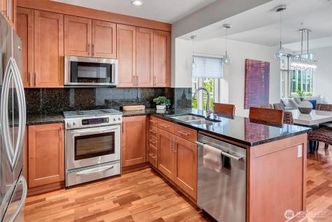 10610 NE 9th Place Bellevue WA 98004
