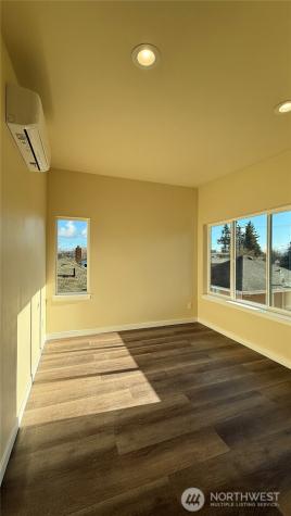 9025 38th Avenue S Seattle WA 98118