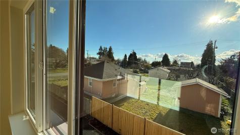 9025 38th Avenue S Seattle WA 98118
