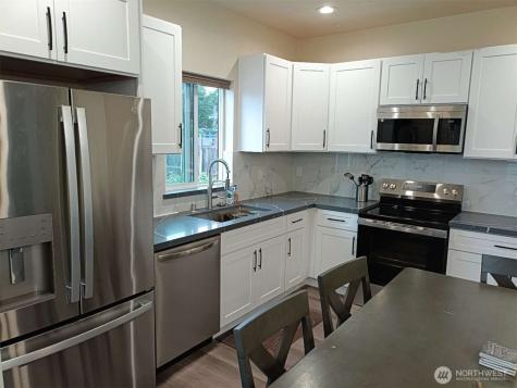 9025 38th Avenue S Seattle WA 98118
