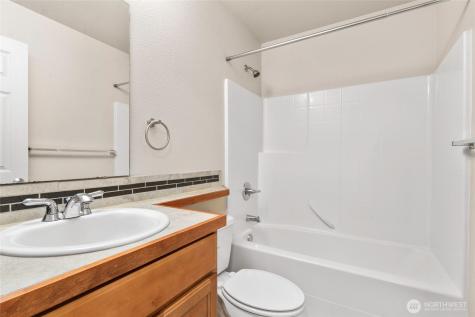 13421 97th Avenue E Puyallup WA 98373