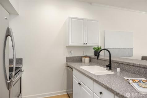 122 S State Street Kirkland WA 98033