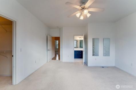 960 Lynnwood Court SE Renton WA 98058