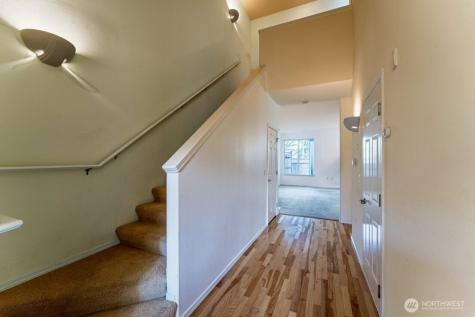 960 Lynnwood Court SE Renton WA 98058