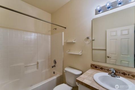960 Lynnwood Court SE Renton WA 98058
