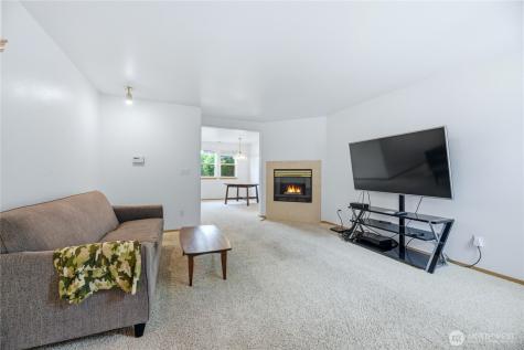 10907 63rd Street E Puyallup WA 98372