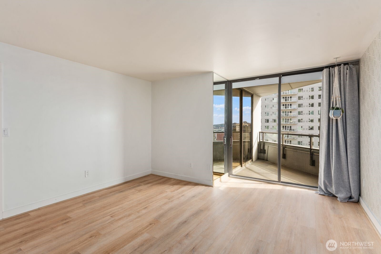 2621 2nd Avenue Seattle WA 98121