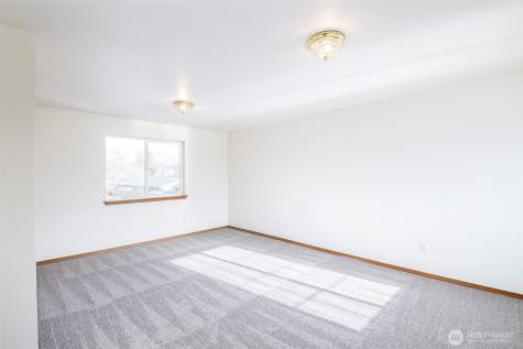 808 13th Street SE Puyallup WA 98372