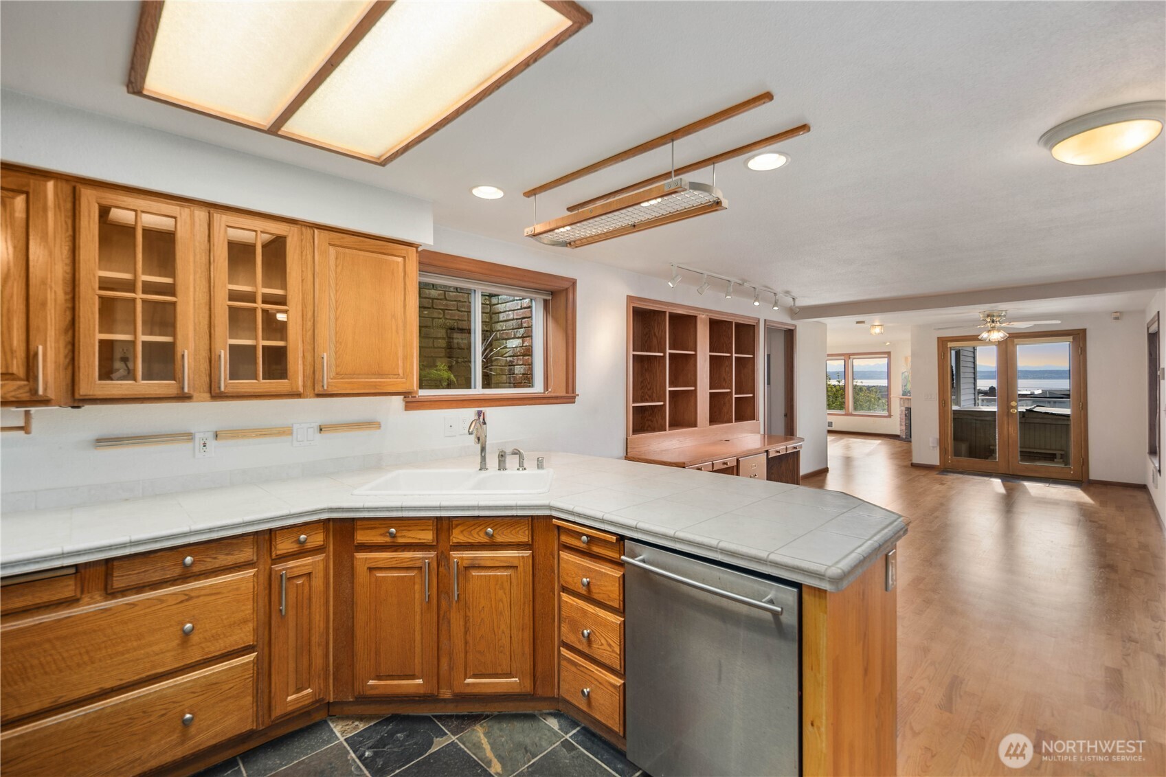 1930 Grand Avenue Everett WA 98201